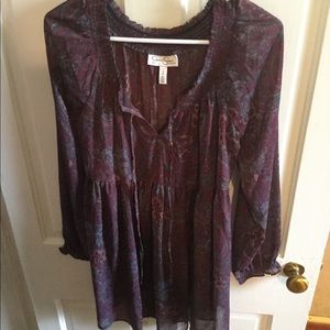 Jessica Simpson maternity’s blouse